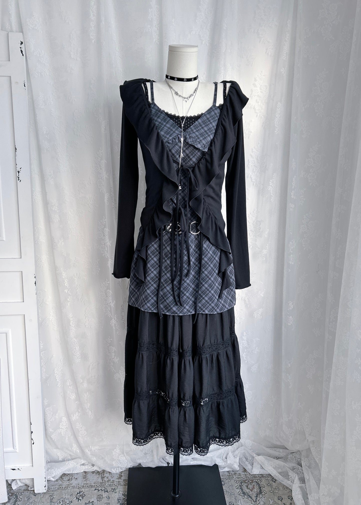 𝐅𝐢𝐨𝐫𝐞𝐭𝐭𝐚 𝐑𝐮𝐟𝐟𝐥𝐞 𝐓𝐰𝐨 𝐖𝐚𝐲 𝐓𝐨𝐩 - 𝐁𝐥𝐚𝐜𝐤