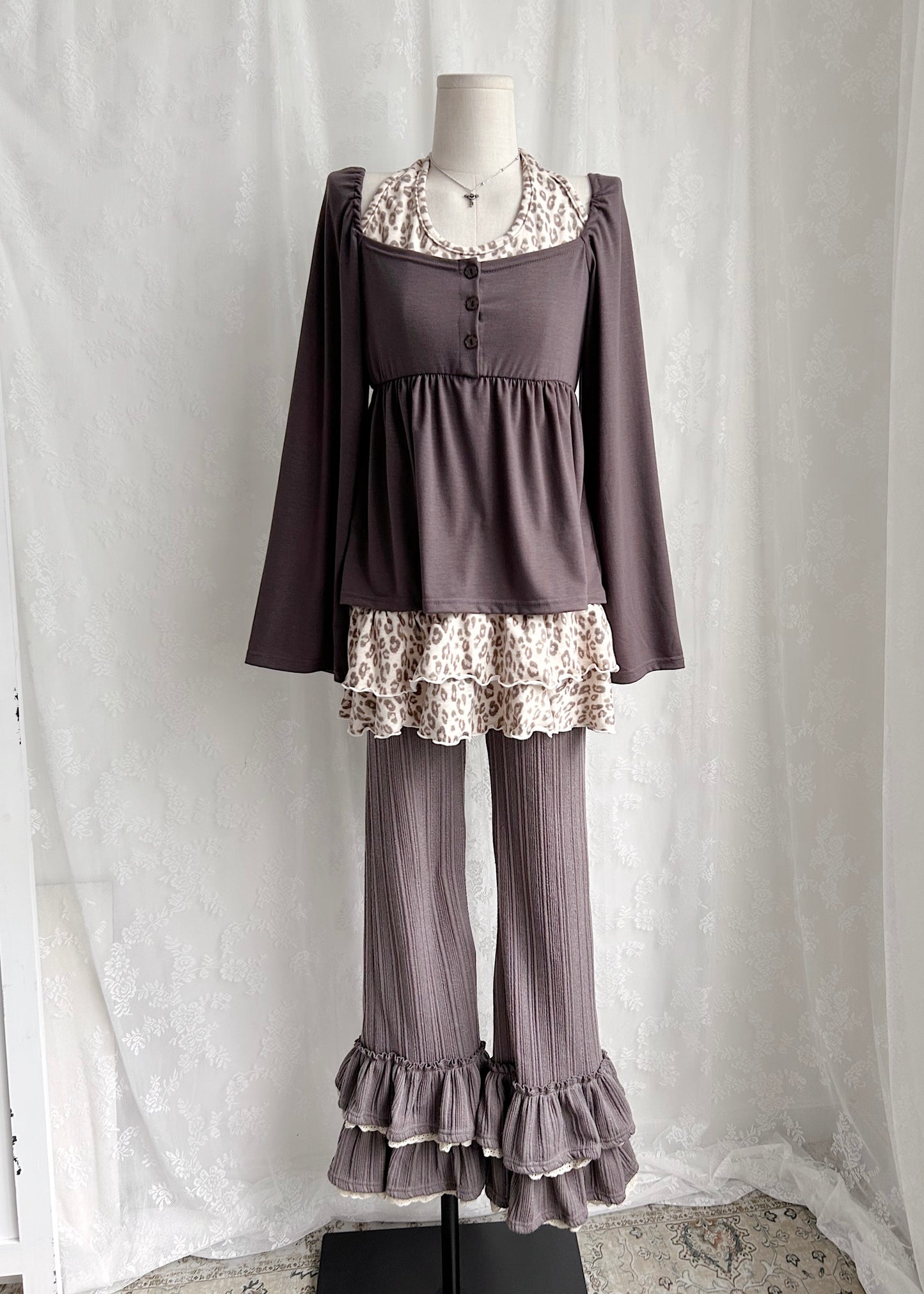 𝐑𝐢𝐬𝐚 𝐋𝐚𝐜𝐞 𝐑𝐮𝐟𝐟𝐥𝐞 𝐏𝐚𝐧𝐭𝐬 - 𝐋𝐚𝐯𝐞𝐧𝐝𝐞𝐫