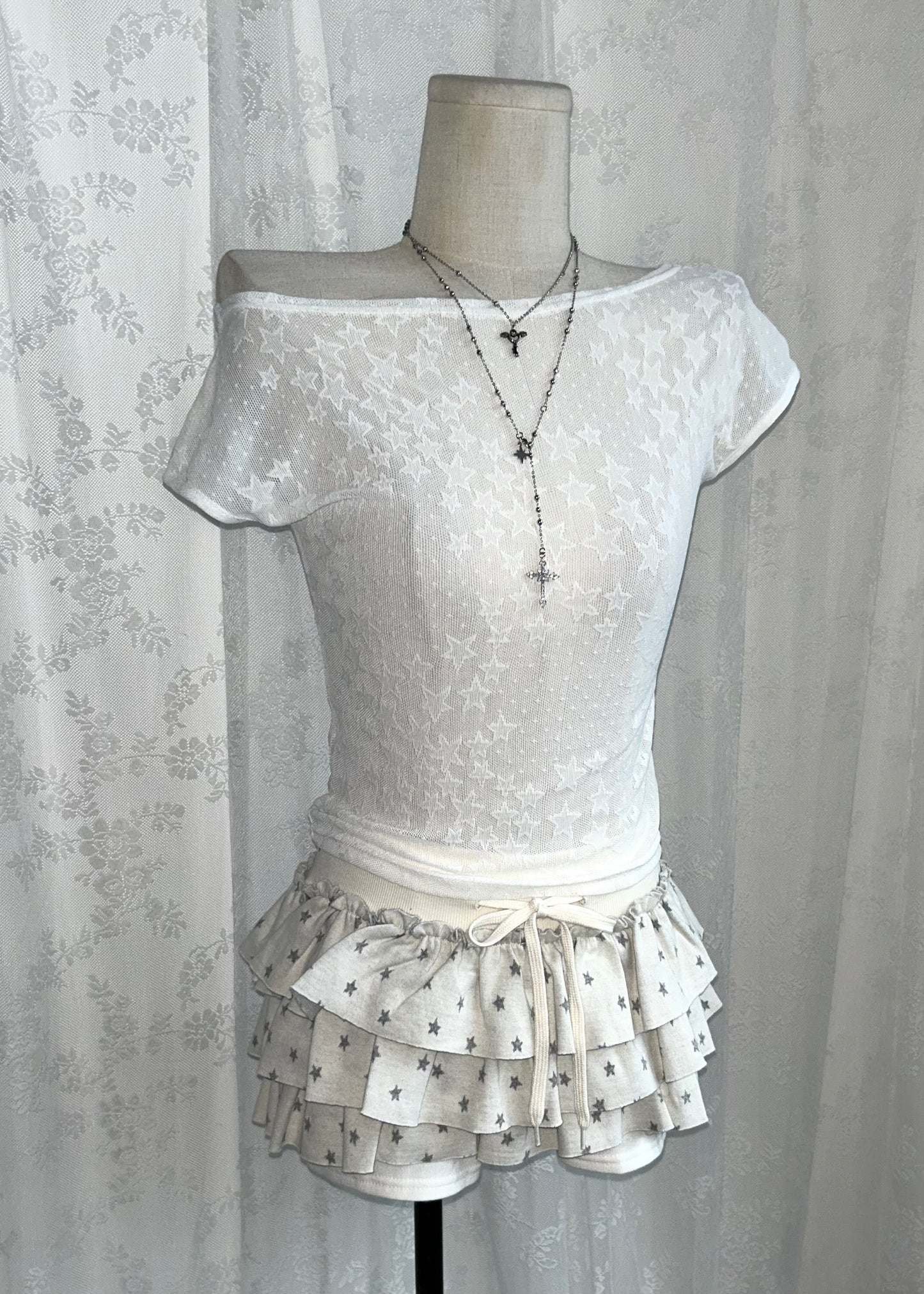 𝟑 𝐖𝐚𝐲𝐬 𝐓𝐰𝐢𝐧𝐤𝐥𝐢𝐧𝐠 𝐂𝐫𝐨𝐬𝐬 𝐍𝐞𝐜𝐤𝐥𝐚𝐜𝐞