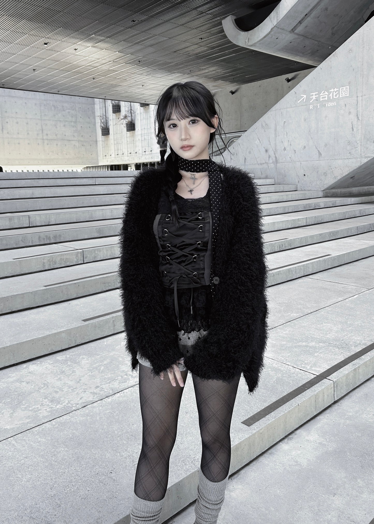 𝐌𝐨 𝐌𝐨 𝐕 𝐍𝐞𝐜𝐤 𝐂𝐚𝐫𝐝𝐢𝐠𝐚𝐧 - 𝐁𝐥𝐚𝐜𝐤