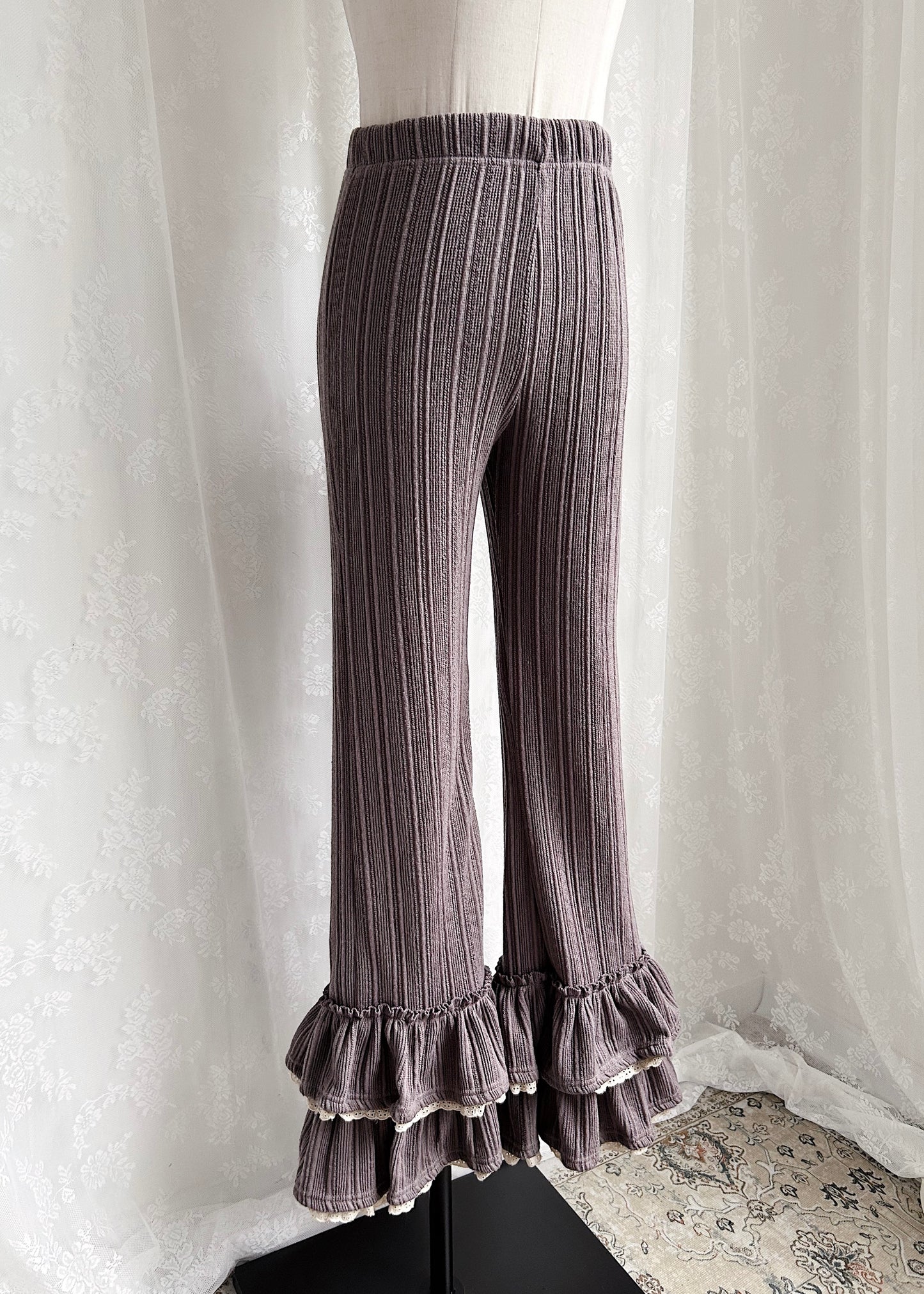 𝐑𝐢𝐬𝐚 𝐋𝐚𝐜𝐞 𝐑𝐮𝐟𝐟𝐥𝐞 𝐏𝐚𝐧𝐭𝐬 - 𝐋𝐚𝐯𝐞𝐧𝐝𝐞𝐫