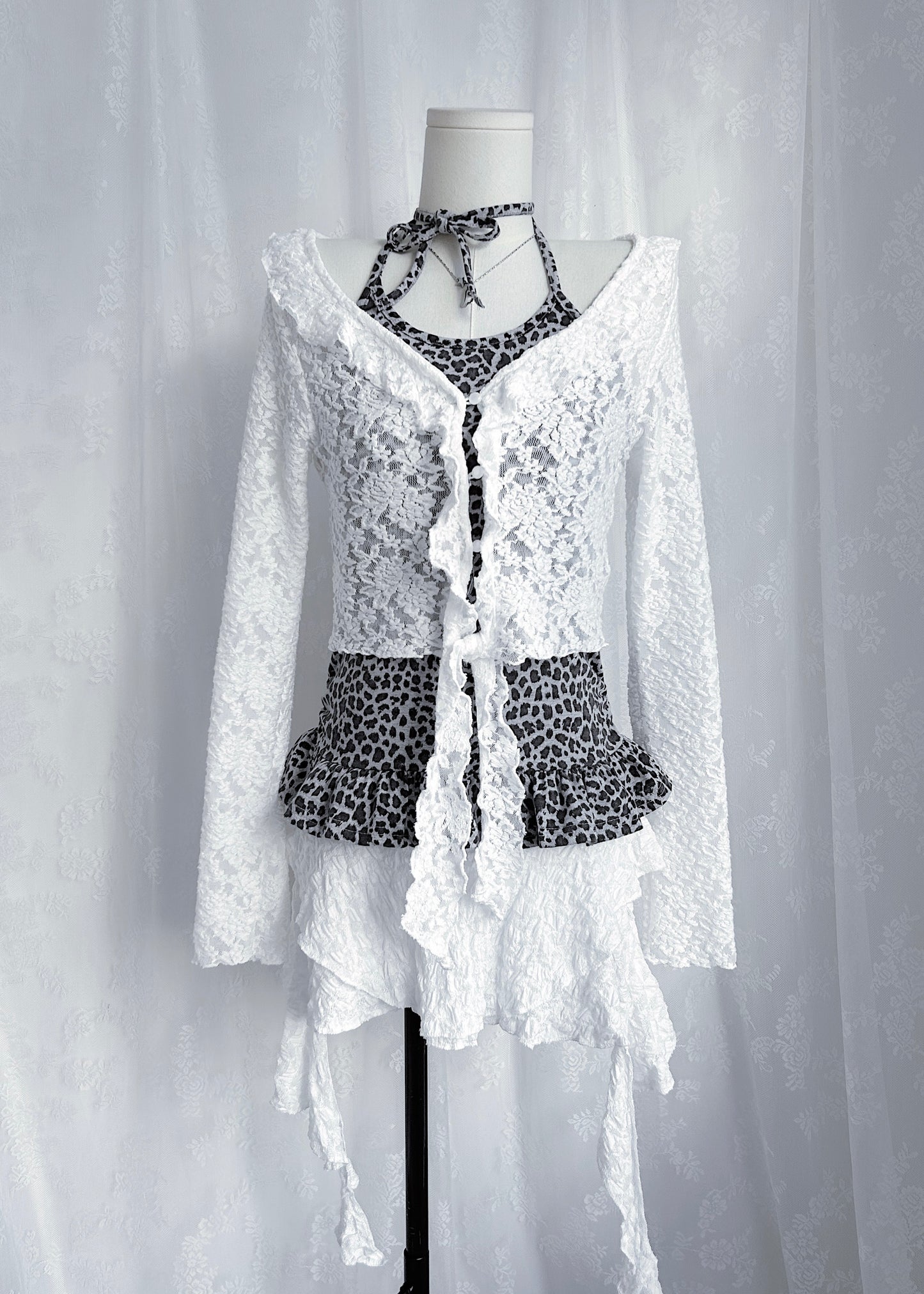 𝐒𝐭𝐞𝐥𝐥𝐚 𝐀𝐬𝐲𝐦𝐦𝐞𝐭𝐫𝐢𝐜𝐚𝐥 𝐌𝐢𝐧𝐢 𝐒𝐤𝐫𝐢𝐭 - 𝐖𝐡𝐢𝐭𝐞