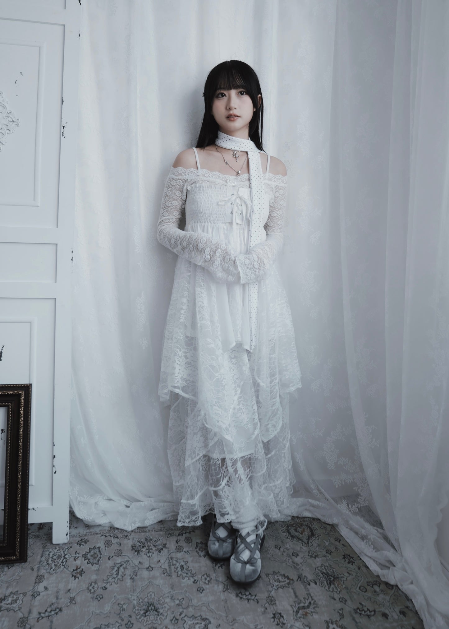 𝐕𝐞𝐥𝐢𝐞𝐭𝐭𝐚 𝐅𝐥𝐚𝐫𝐞 𝐒𝐥𝐞𝐞𝐯𝐞 𝐋𝐚𝐜𝐞 𝐓𝐨𝐩 - 𝐖𝐡𝐢𝐭𝐞