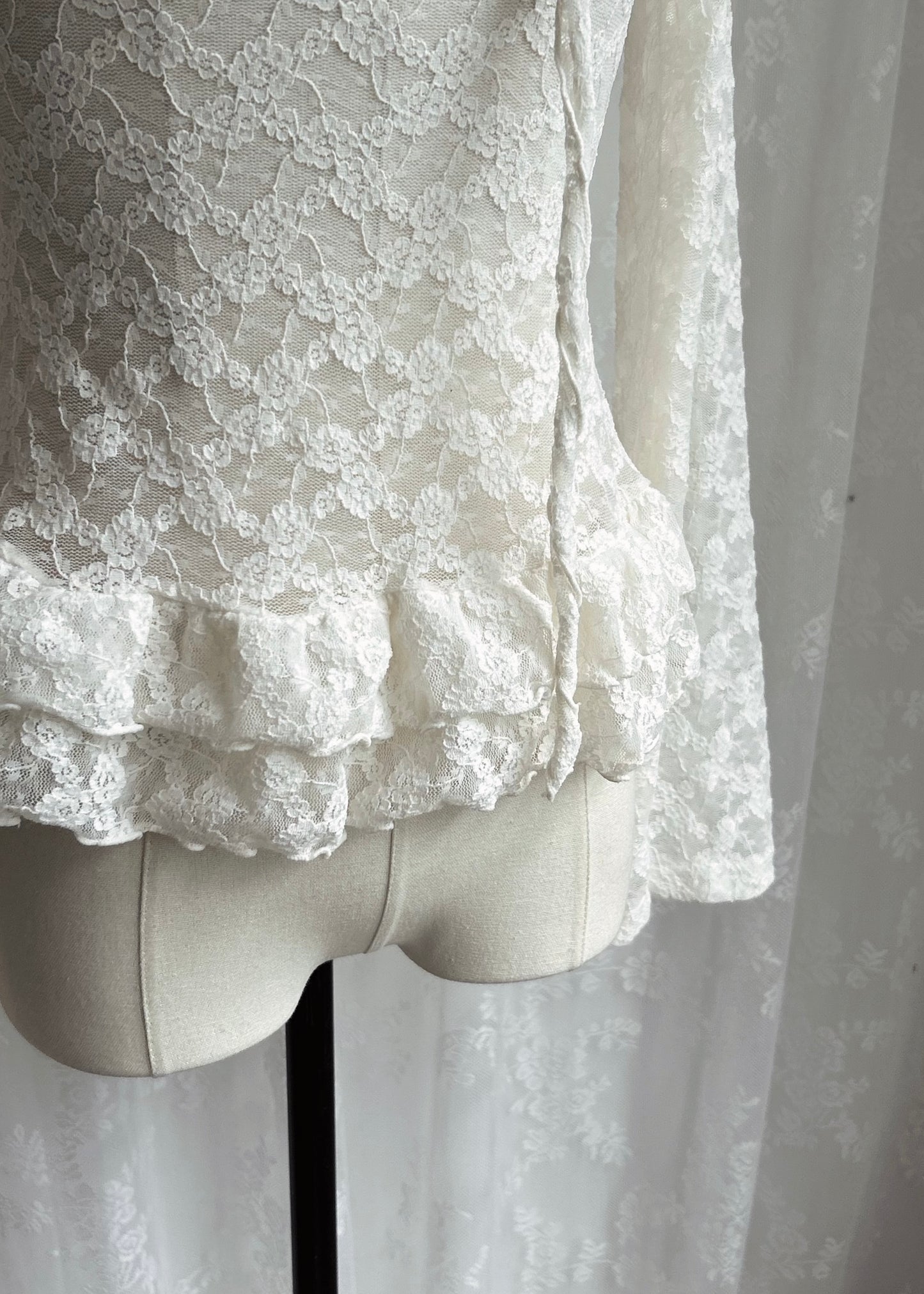 𝐋𝐞𝐭𝐢𝐭𝐢𝐚 𝐋𝐚𝐜𝐞 𝐑𝐮𝐟𝐟𝐥𝐞 𝐓𝐨𝐩 𝐖𝐢𝐭𝐡 𝐒𝐜𝐚𝐫𝐟 - 𝐂𝐫𝐞𝐚𝐦