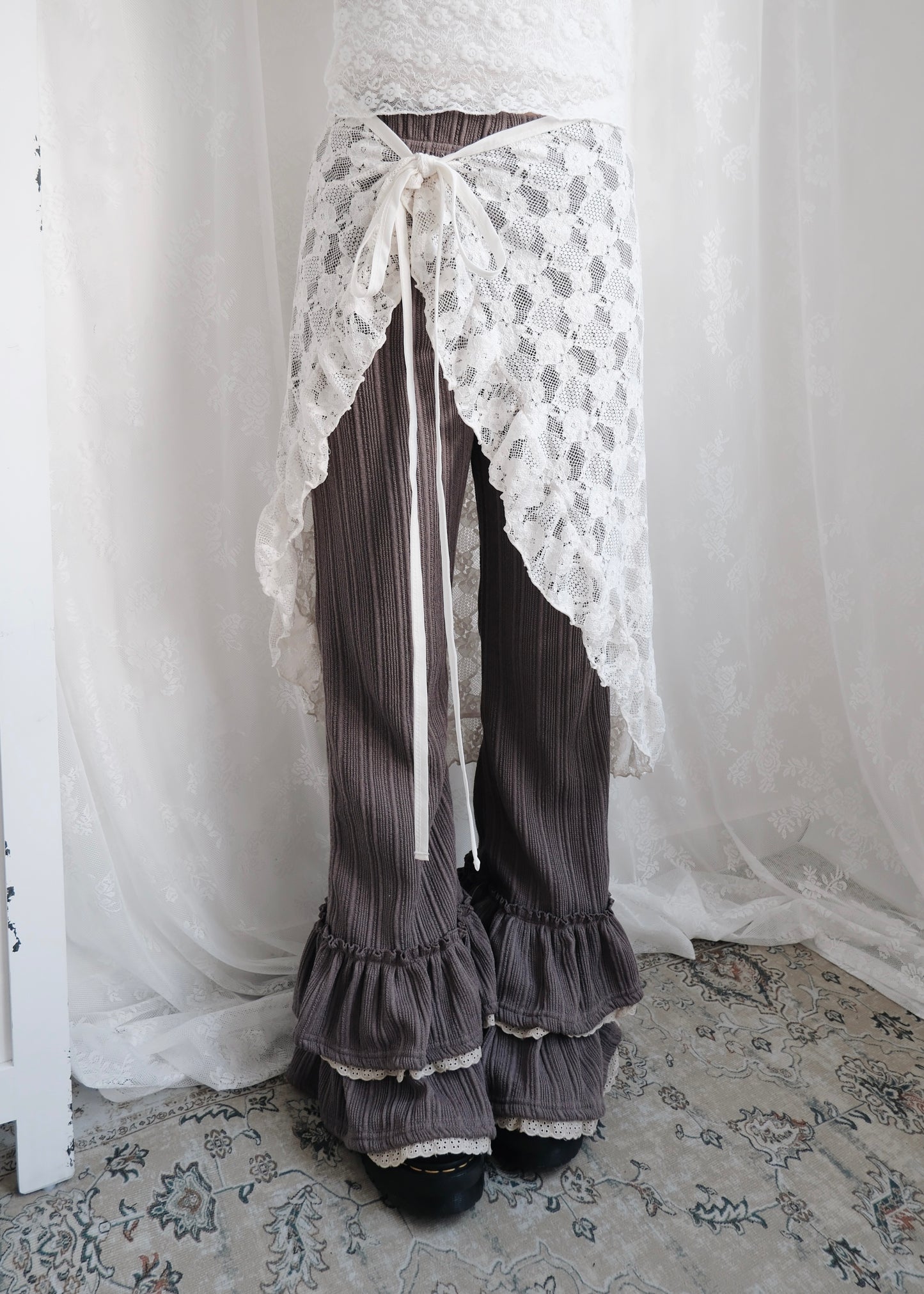 𝐑𝐢𝐬𝐚 𝐋𝐚𝐜𝐞 𝐑𝐮𝐟𝐟𝐥𝐞 𝐏𝐚𝐧𝐭𝐬 - 𝐋𝐚𝐯𝐞𝐧𝐝𝐞𝐫