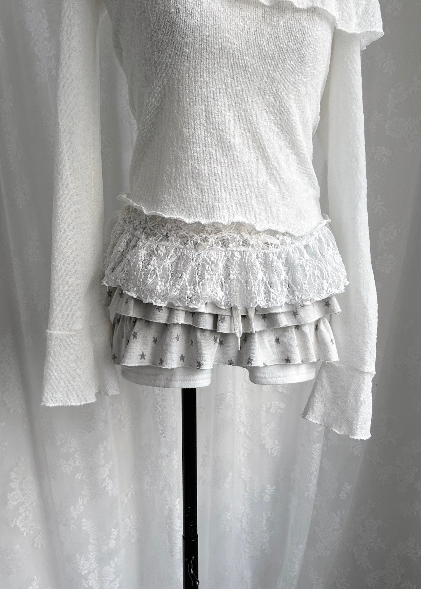 𝐄𝐫𝐢𝐬 𝐑𝐮𝐟𝐟𝐥𝐞 𝟑 𝐖𝐚𝐲𝐬 𝐓𝐨𝐩 - 𝐖𝐡𝐢𝐭𝐞