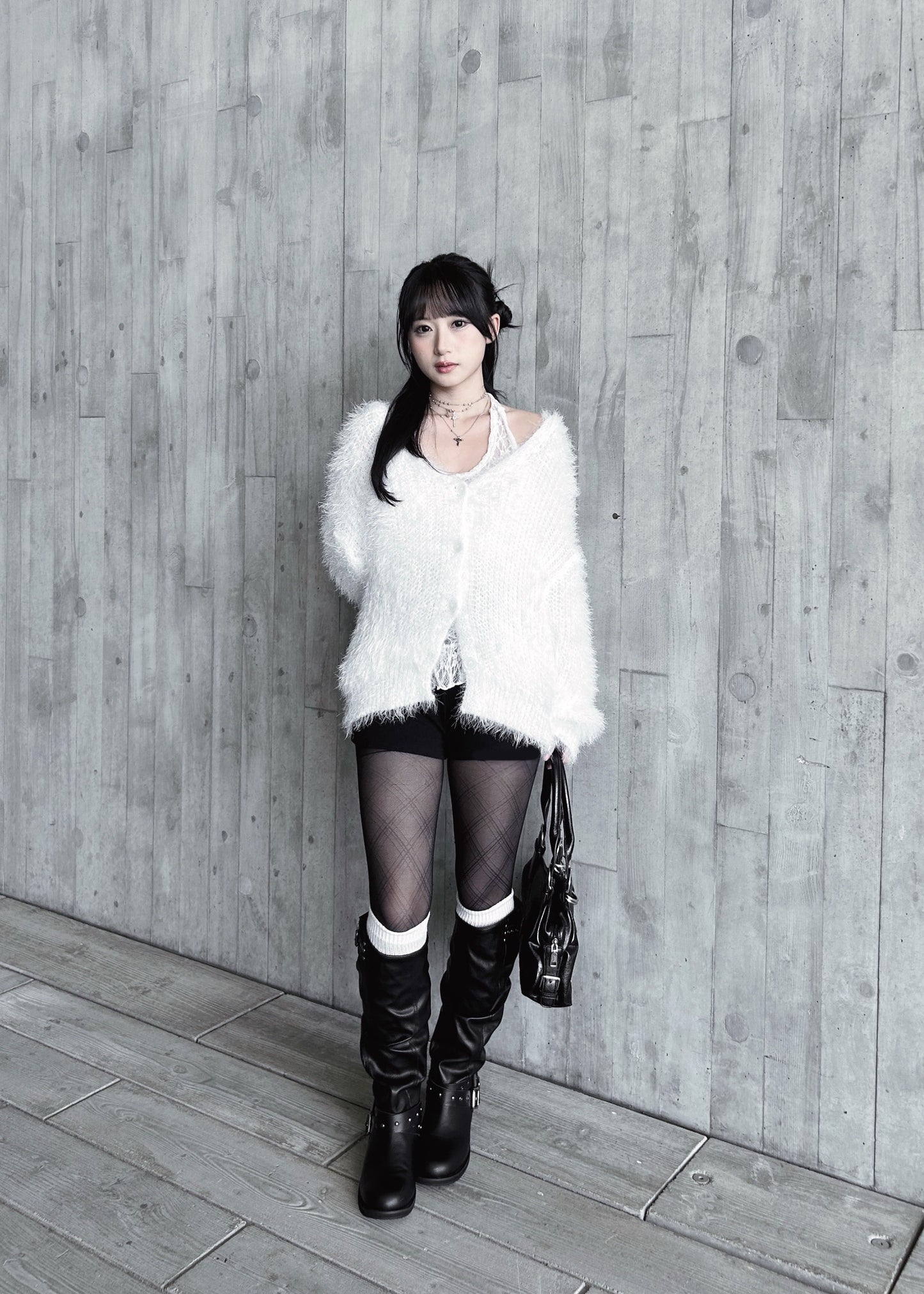 𝐌𝐨 𝐌𝐨 𝐕 𝐍𝐞𝐜𝐤 𝐂𝐚𝐫𝐝𝐢𝐠𝐚𝐧 - 𝐖𝐡𝐢𝐭𝐞