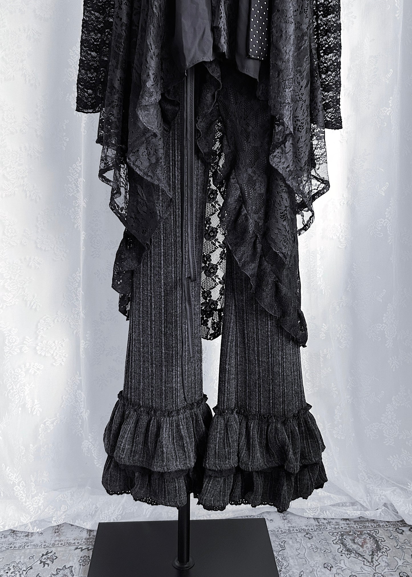 𝐕𝐢𝐧𝐚 𝐋𝐚𝐜𝐞 𝐑𝐮𝐟𝐟𝐥𝐞 𝐋𝐚𝐲𝐞𝐫 𝐒𝐤𝐢𝐫𝐭 - 𝐁𝐥𝐚𝐜𝐤