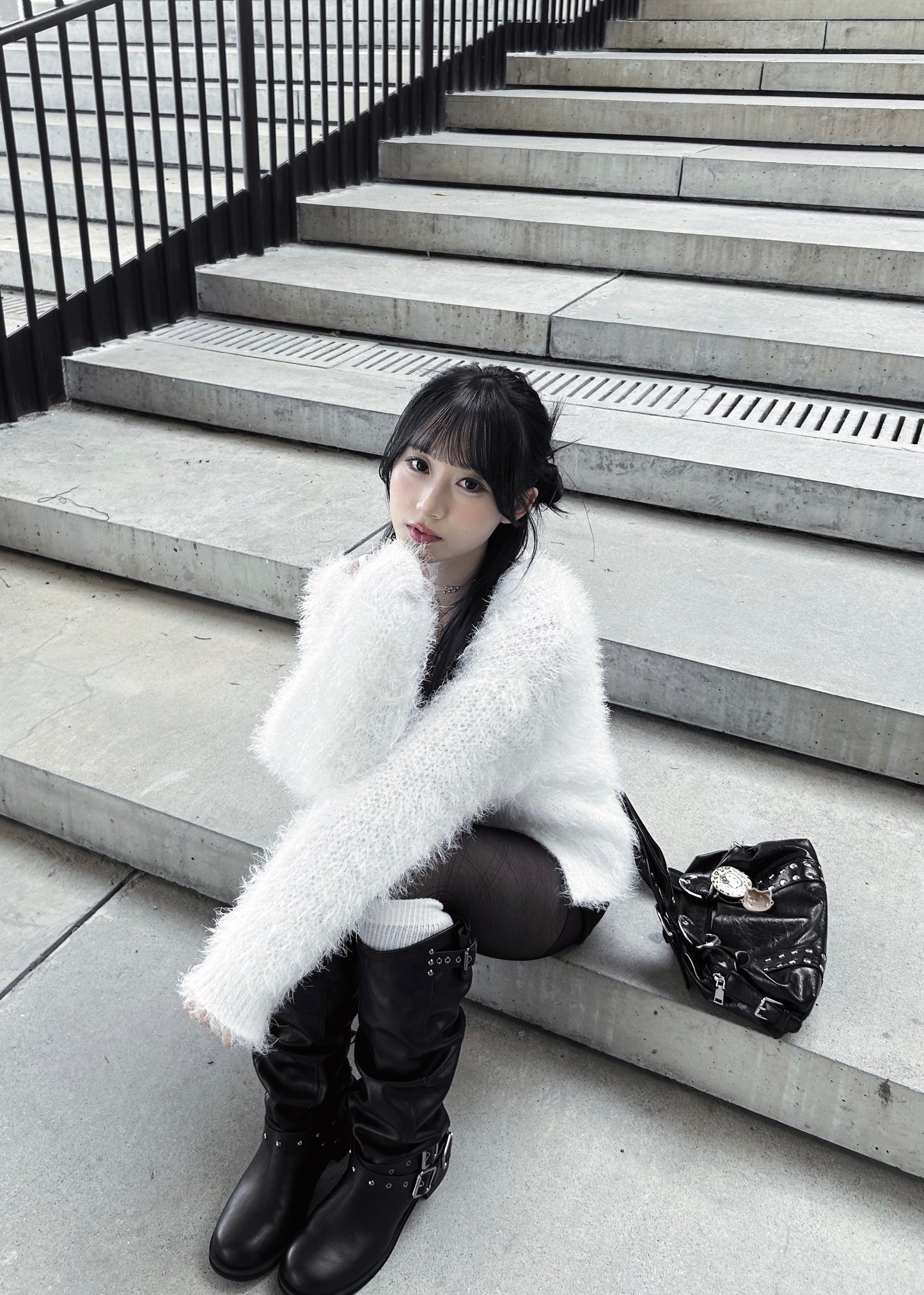 𝐌𝐨 𝐌𝐨 𝐕 𝐍𝐞𝐜𝐤 𝐂𝐚𝐫𝐝𝐢𝐠𝐚𝐧 - 𝐖𝐡𝐢𝐭𝐞