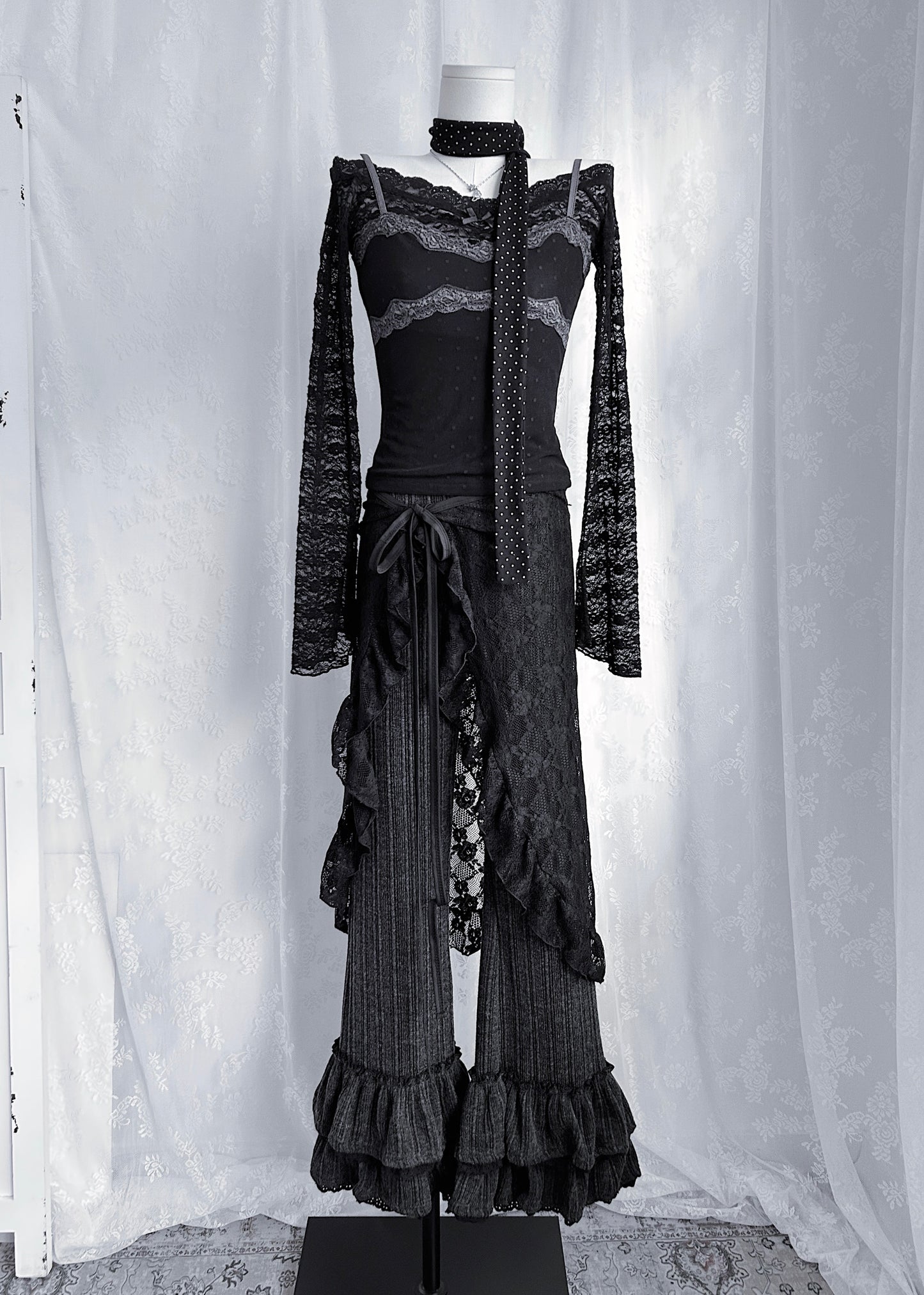 𝐑𝐢𝐬𝐚 𝐋𝐚𝐜𝐞 𝐑𝐮𝐟𝐟𝐥𝐞 𝐏𝐚𝐧𝐭𝐬 - 𝐃𝐚𝐫𝐤 𝐆𝐫𝐞𝐲