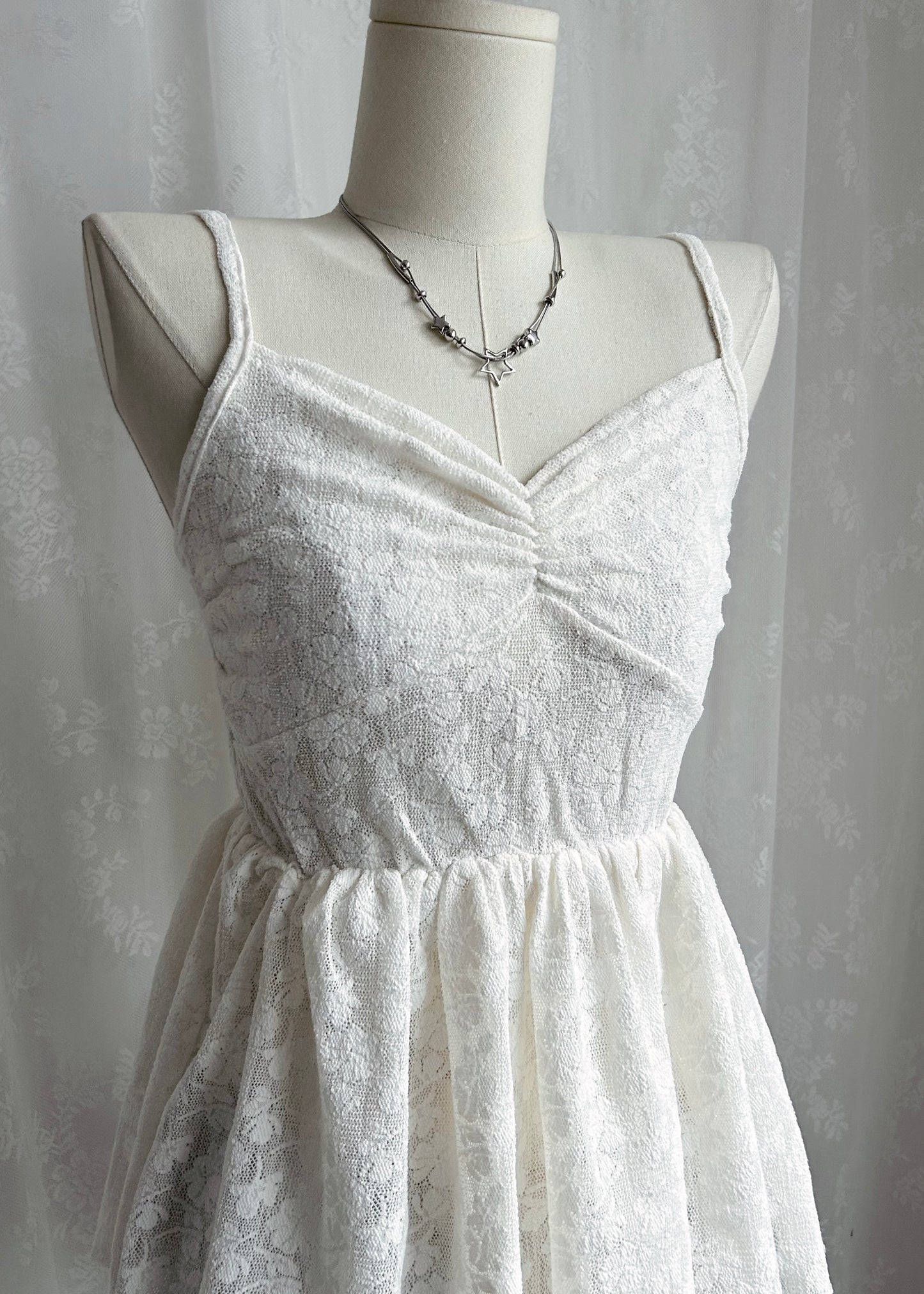 𝐕𝐢𝐚𝐧𝐧𝐞 𝐋𝐚𝐜𝐞 𝐂𝐚𝐦𝐢 𝐃𝐫𝐞𝐬𝐬 - 𝐖𝐡𝐢𝐭𝐞