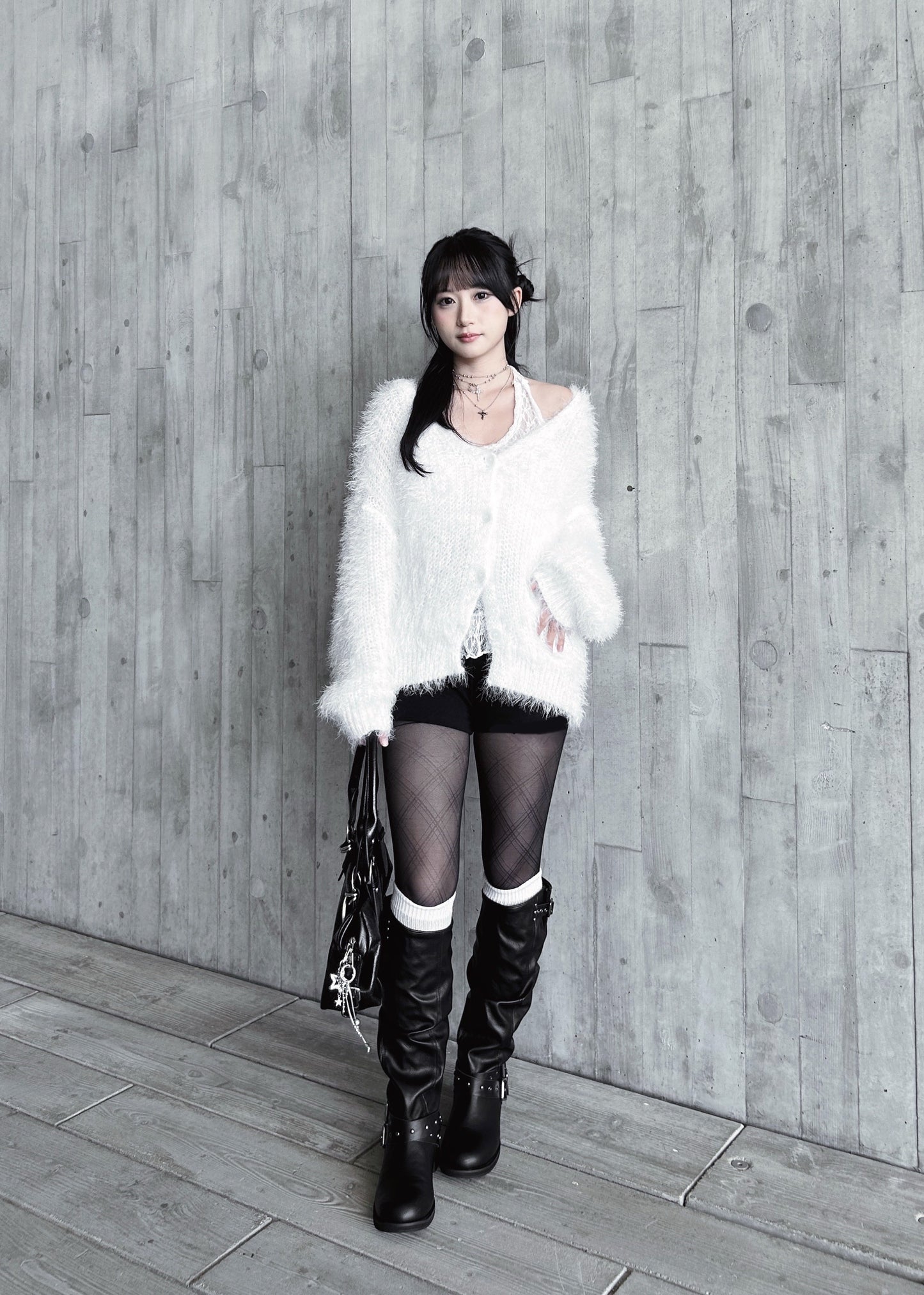 𝐌𝐨 𝐌𝐨 𝐕 𝐍𝐞𝐜𝐤 𝐂𝐚𝐫𝐝𝐢𝐠𝐚𝐧 - 𝐖𝐡𝐢𝐭𝐞