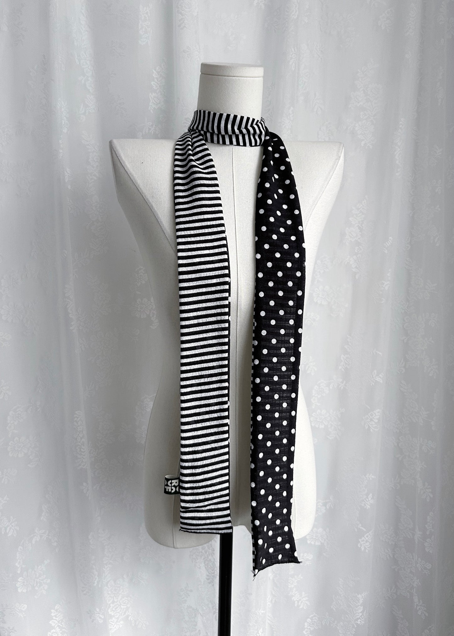 𝐏𝐨𝐥𝐤𝐚 𝐃𝐨𝐭 𝐒𝐭𝐫𝐢𝐩𝐞 𝐒𝐜𝐚𝐫𝐟