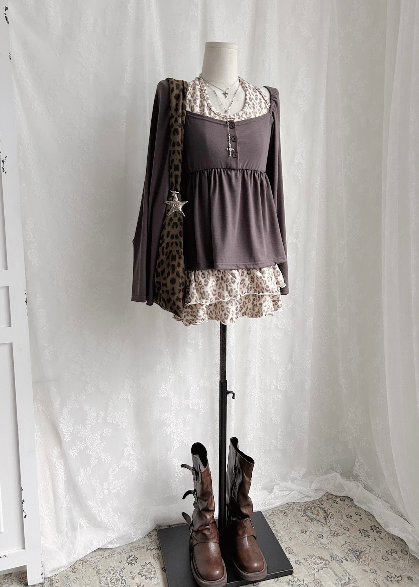 𝐋𝐞𝐨𝐩𝐚𝐫𝐝 𝐑𝐮𝐟𝐟𝐥𝐞 𝐇𝐚𝐥𝐭𝐞𝐫 𝐓𝐨𝐩 - 𝐎𝐚𝐭𝐦𝐞𝐚𝐥