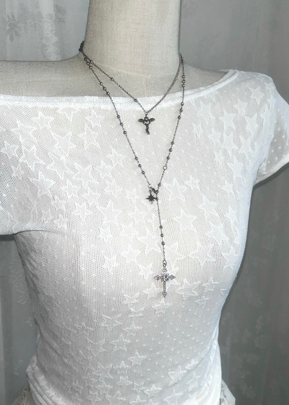 𝟑 𝐖𝐚𝐲𝐬 𝐓𝐰𝐢𝐧𝐤𝐥𝐢𝐧𝐠 𝐂𝐫𝐨𝐬𝐬 𝐍𝐞𝐜𝐤𝐥𝐚𝐜𝐞