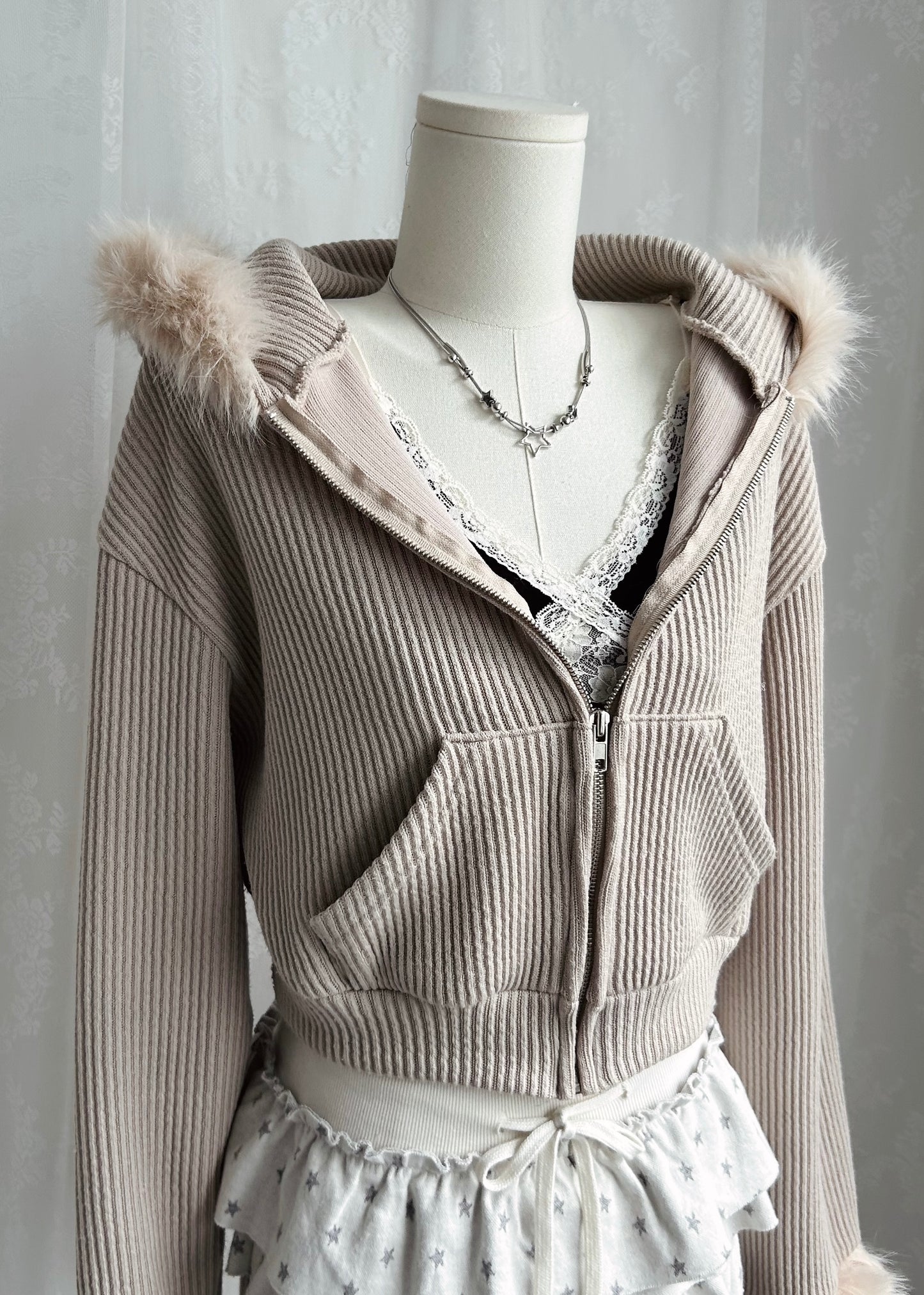 𝐎𝐭𝐭𝐚𝐯𝐢𝐚 𝐕𝐢𝐧𝐭𝐚𝐠𝐞 𝐋𝐚𝐜𝐞 𝐓𝐚𝐧𝐤 𝐓𝐨𝐩