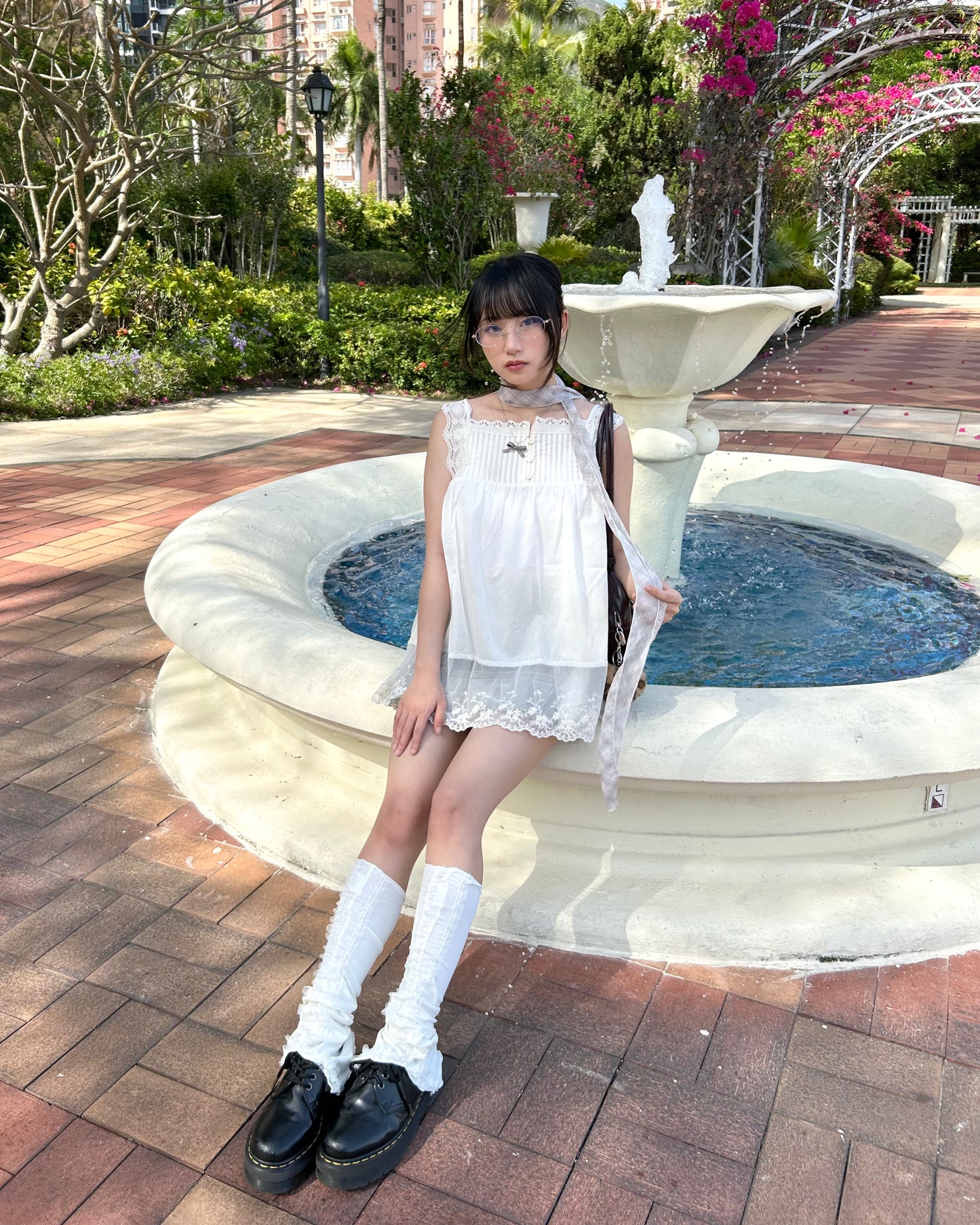 𝐍𝐢𝐧𝐞𝐭𝐭𝐚 𝐕𝐢𝐧𝐭𝐚𝐠𝐞 𝐁𝐮𝐭𝐭𝐨𝐧 𝐋𝐚𝐜𝐞 𝐂𝐚𝐦𝐢 𝐓𝐨𝐩